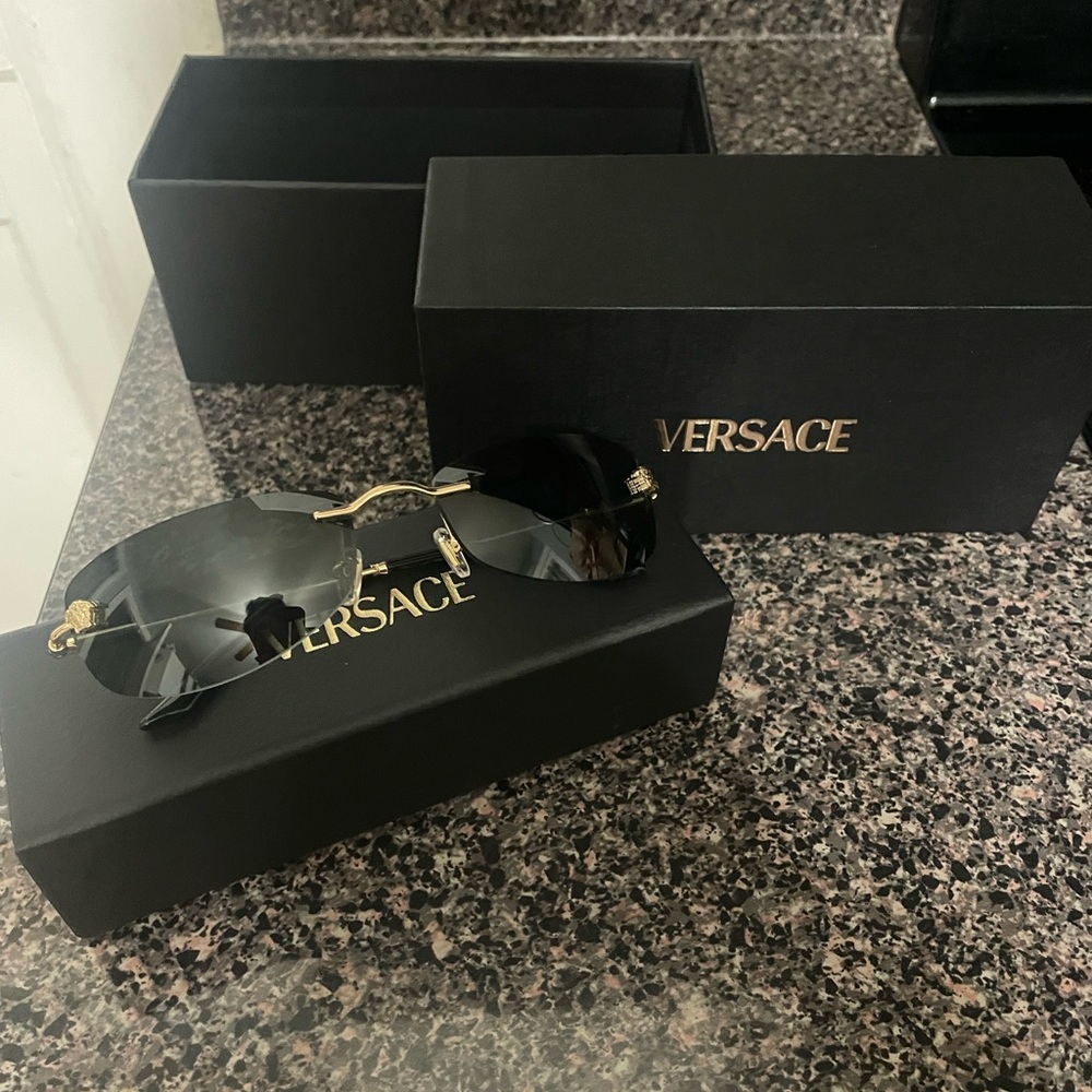 Versace Runway Sunglasses - Picture 4 of 5